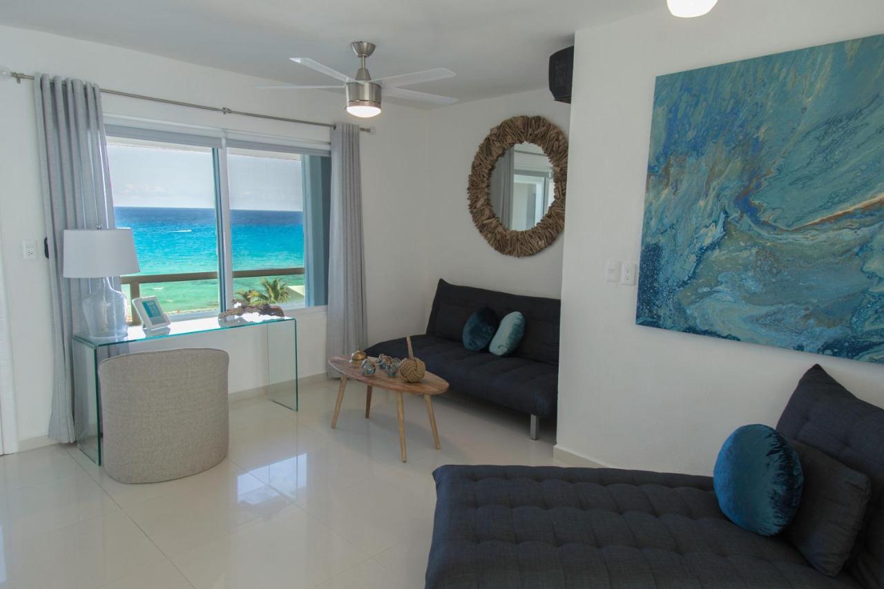 Ocean View Three Bedroom, Three Story Penthouse By The Apartahotel *