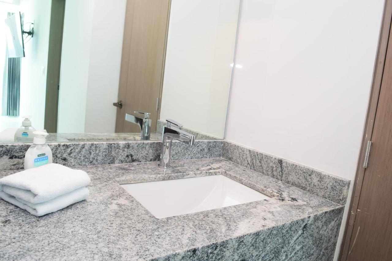Apartamento Nuevo Estudio A Pie De Playa, Vistas Increibles, Alberca, Gym Jacuzi, Seguridad, 3503 *