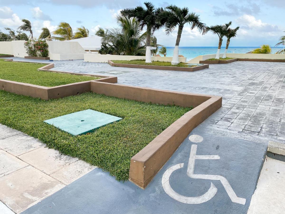 With Balcony Ocean & Lagoon View, Brisas Zone, By & Ocean Apartamento Cancún