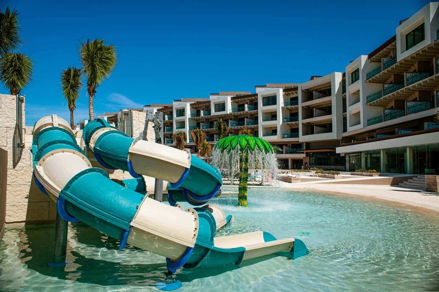 Hotel Estudio Playa Mujeres 5*