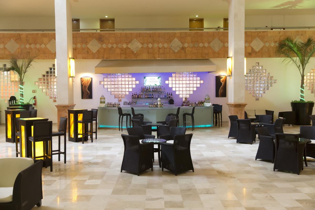 Golden Parnassus Hotel 3*