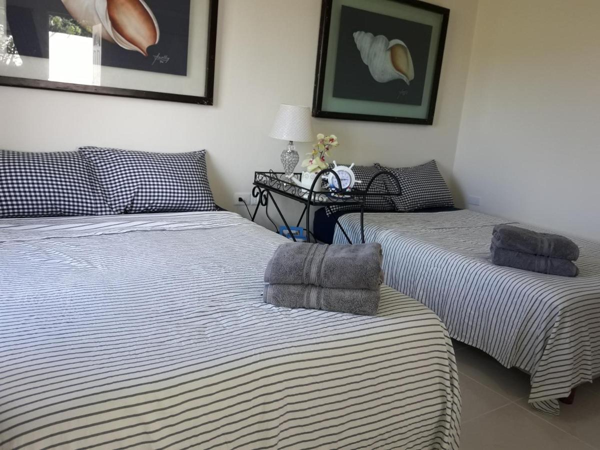 Blue Airport Aparthotel 3*