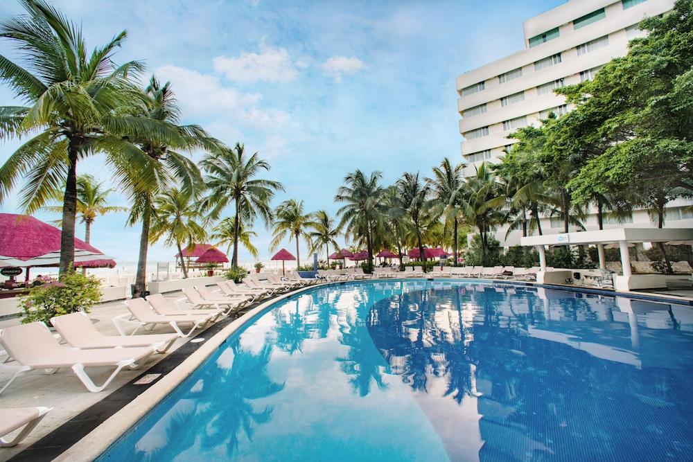Grand Oasis Palm Resort 5*