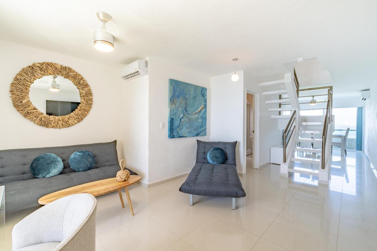 Ocean View Three Bedroom, Three Story Penthouse By The * Cancún
