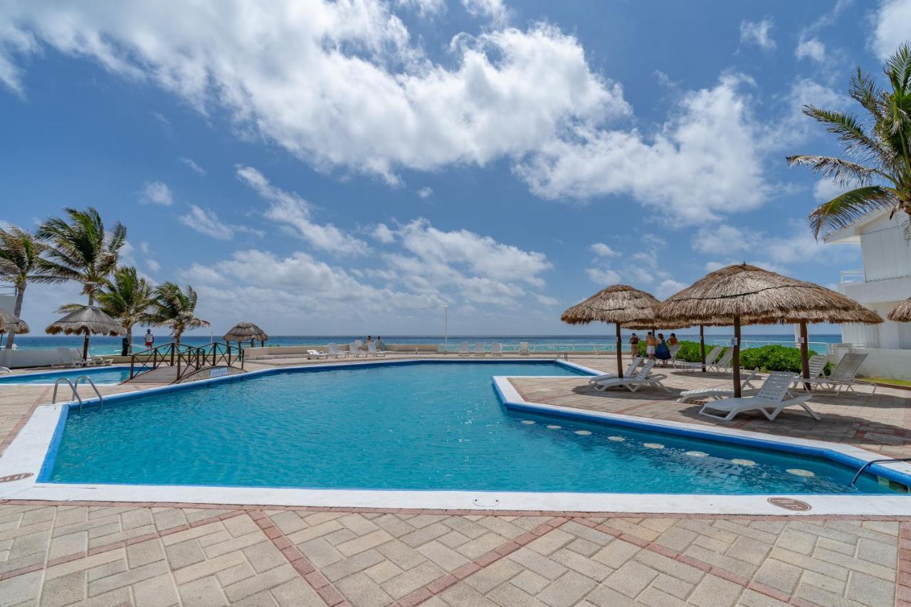 Ocean View Three Bedroom, Three Story Penthouse By The Apartahotel *