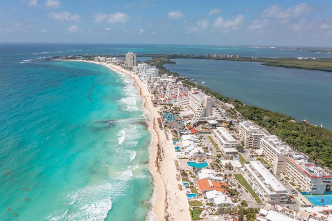 Apartahotel Ocean View Three Bedroom, Three Story Penthouse By The Cancún