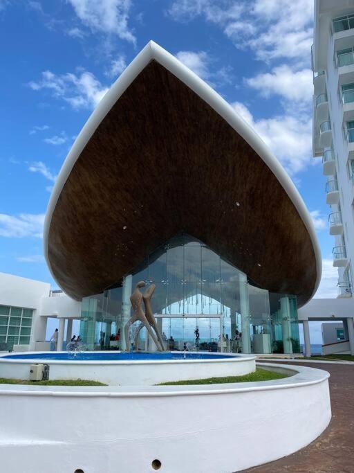 Beachfront Deluxe -best Ocean View, With Beach, Gym And Apartamento Cancún