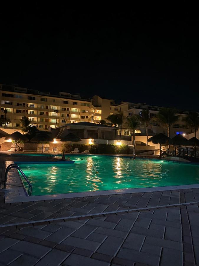 Apartahotel Ocean View Three Bedroom, Three Story Penthouse By The Cancún