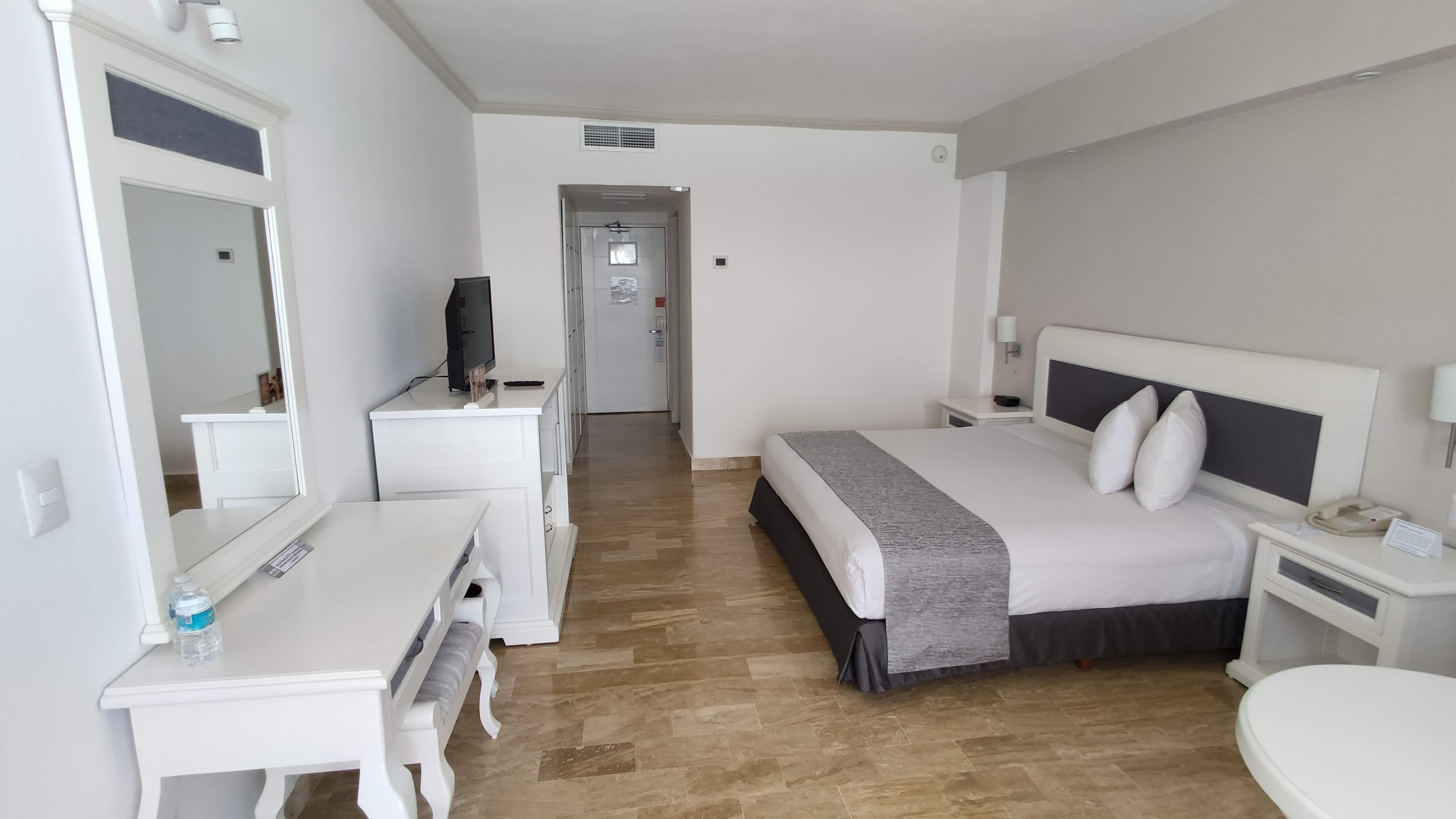 Hotel Golden Parnassus Cancún