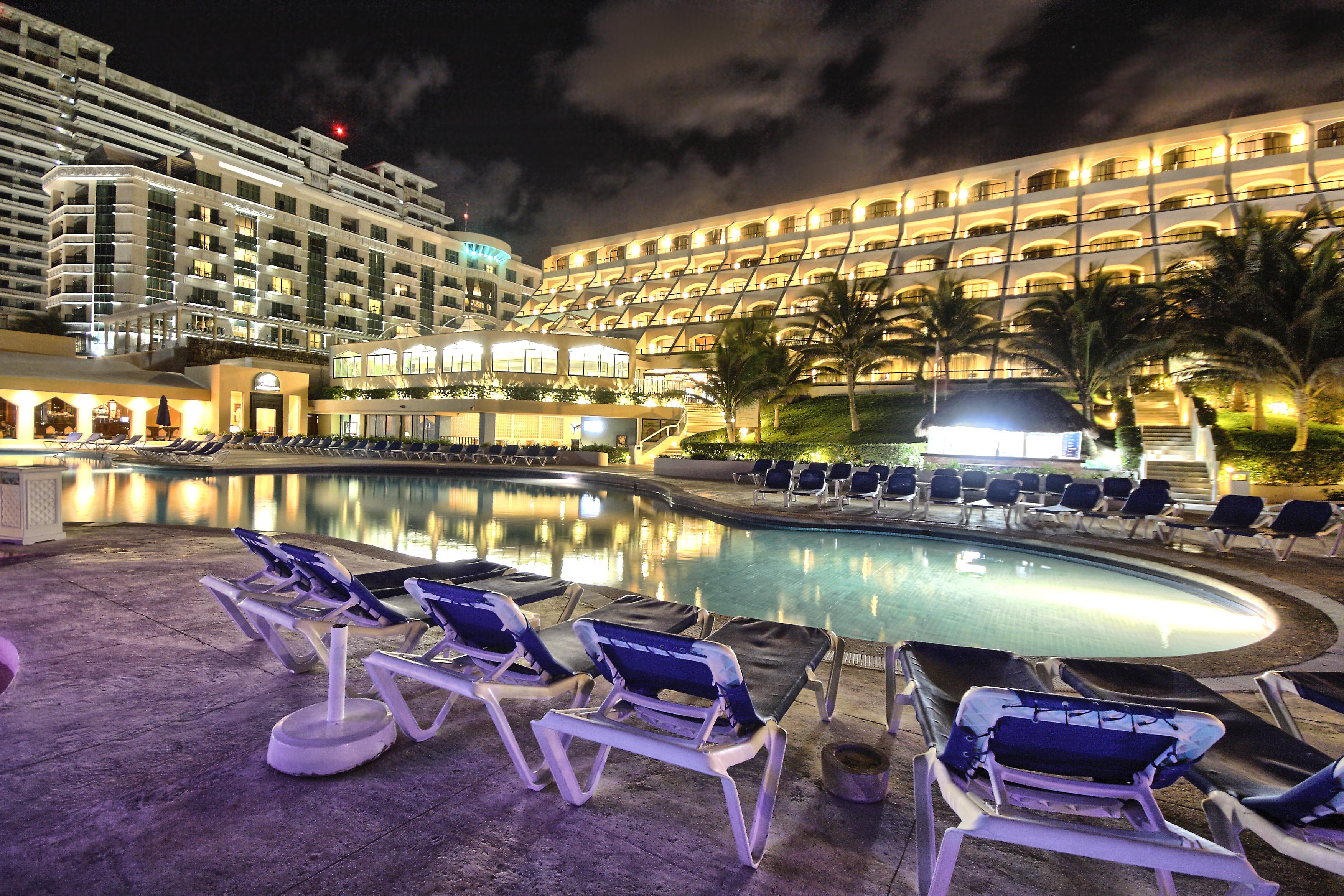 Hotel Golden Parnassus 3*