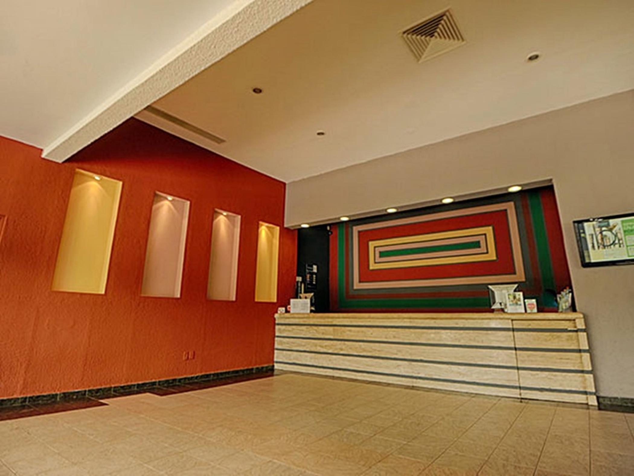 Smart The Urban Oasis Hotel