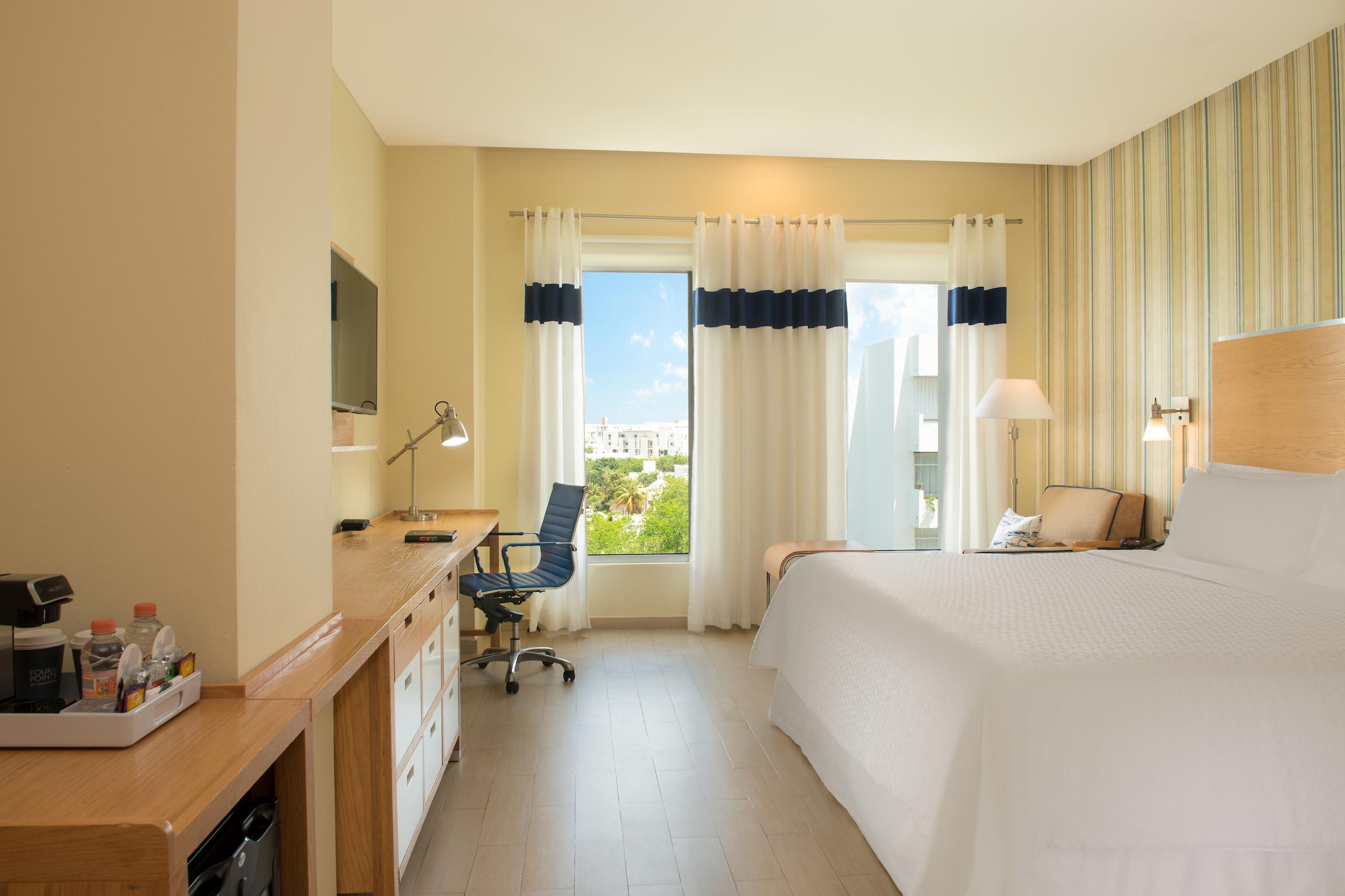 Four Points By Sheraton Centro 4*