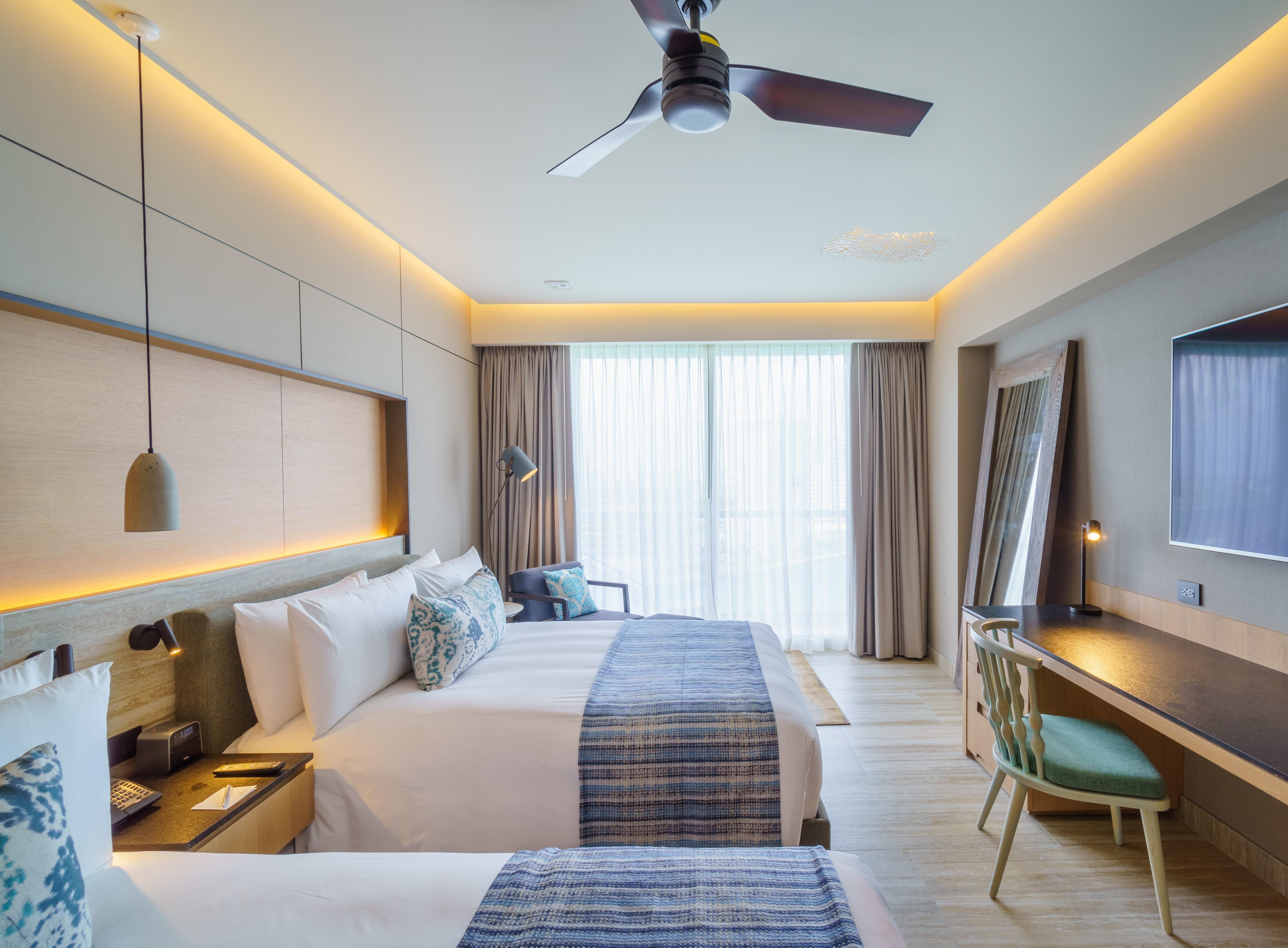 Renaissance & Marina 5*