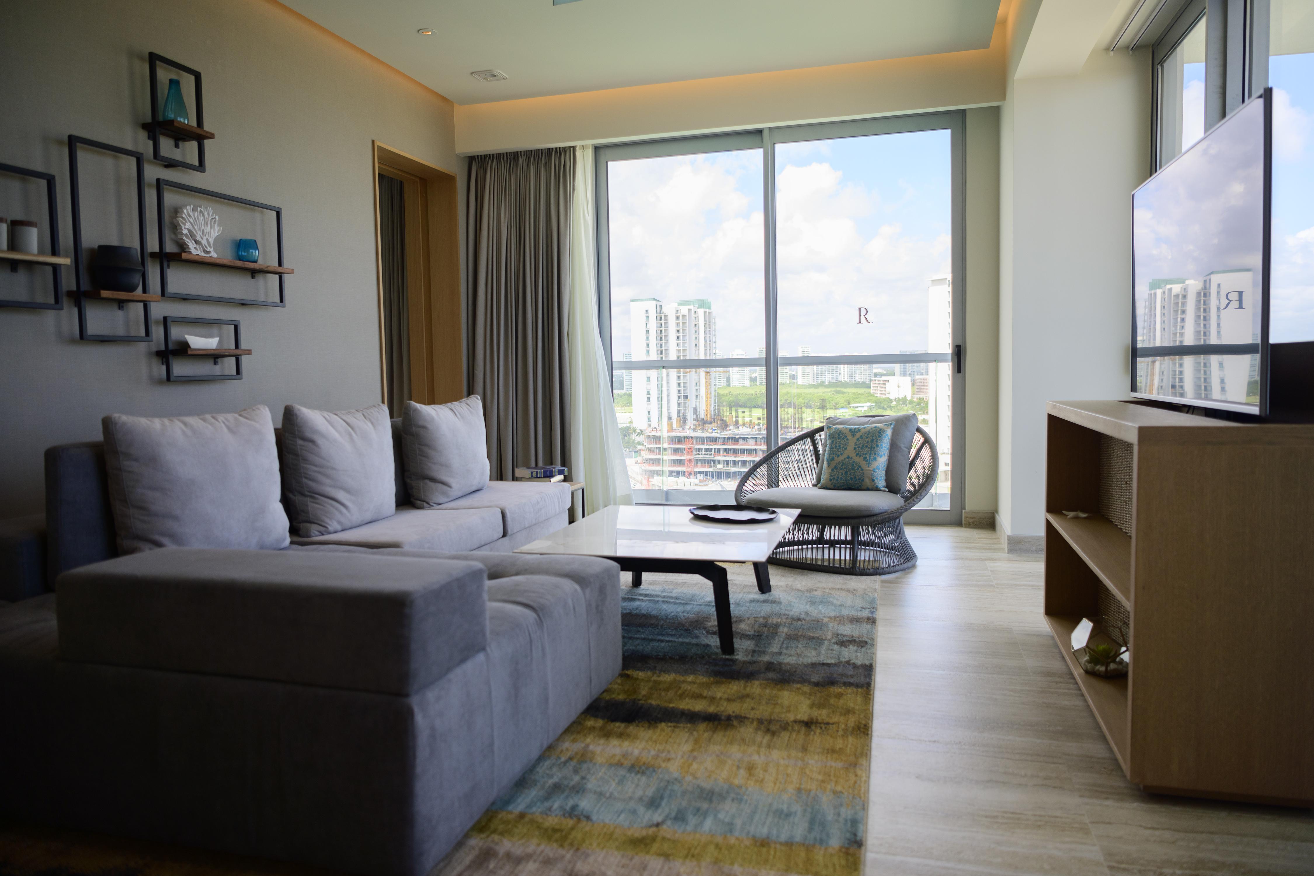 Renaissance & Marina Hotel Cancún