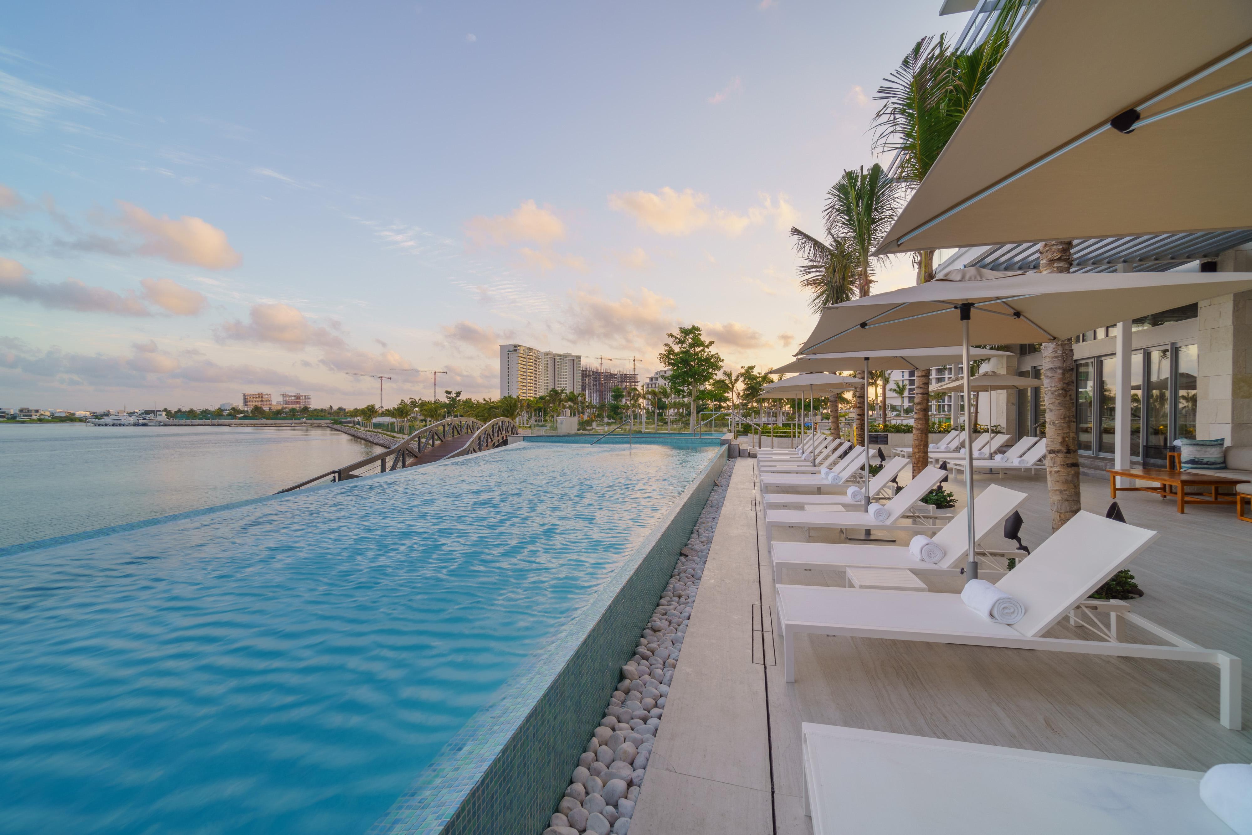 Renaissance & Marina 5* Cancún