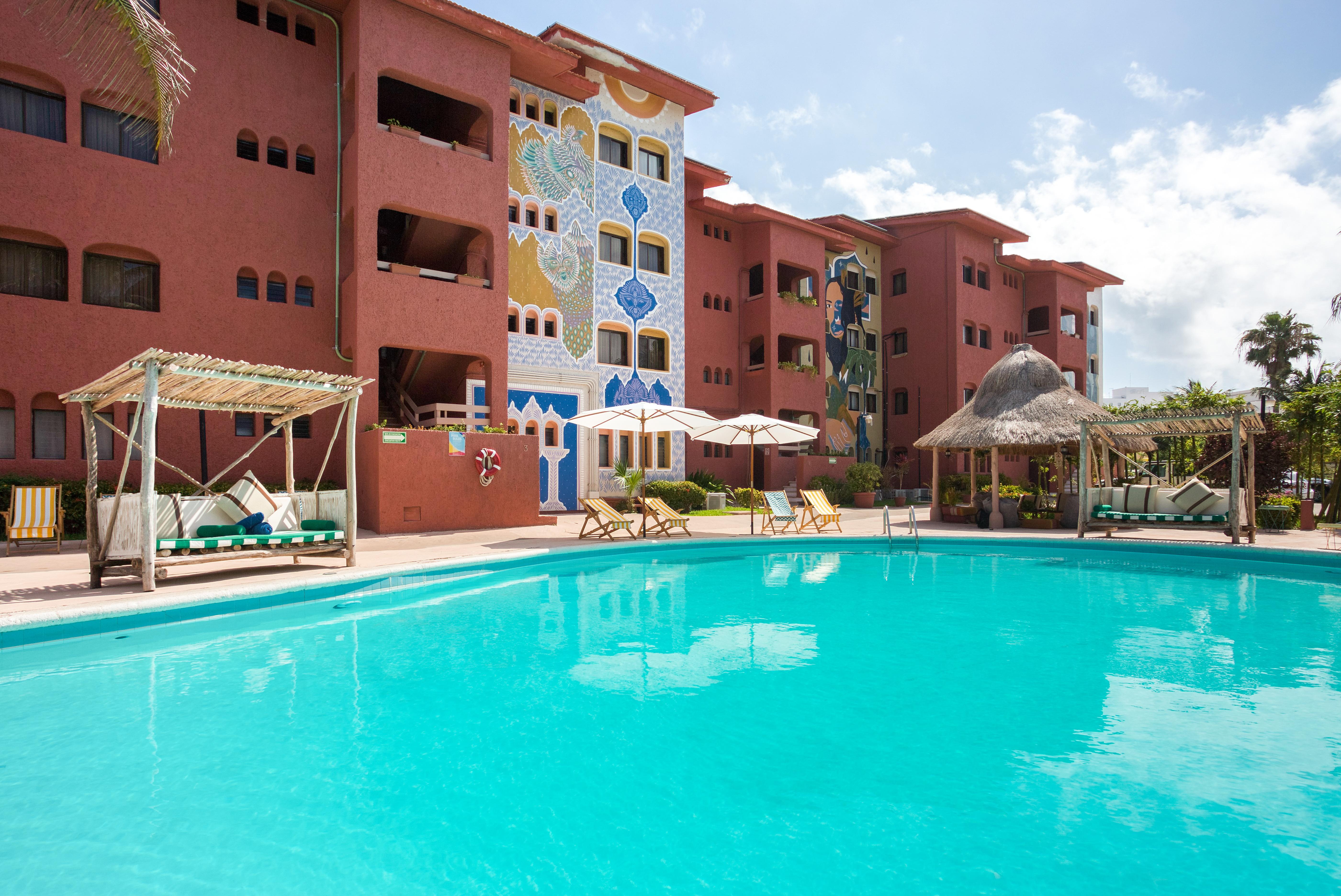 Zone Apartahotel