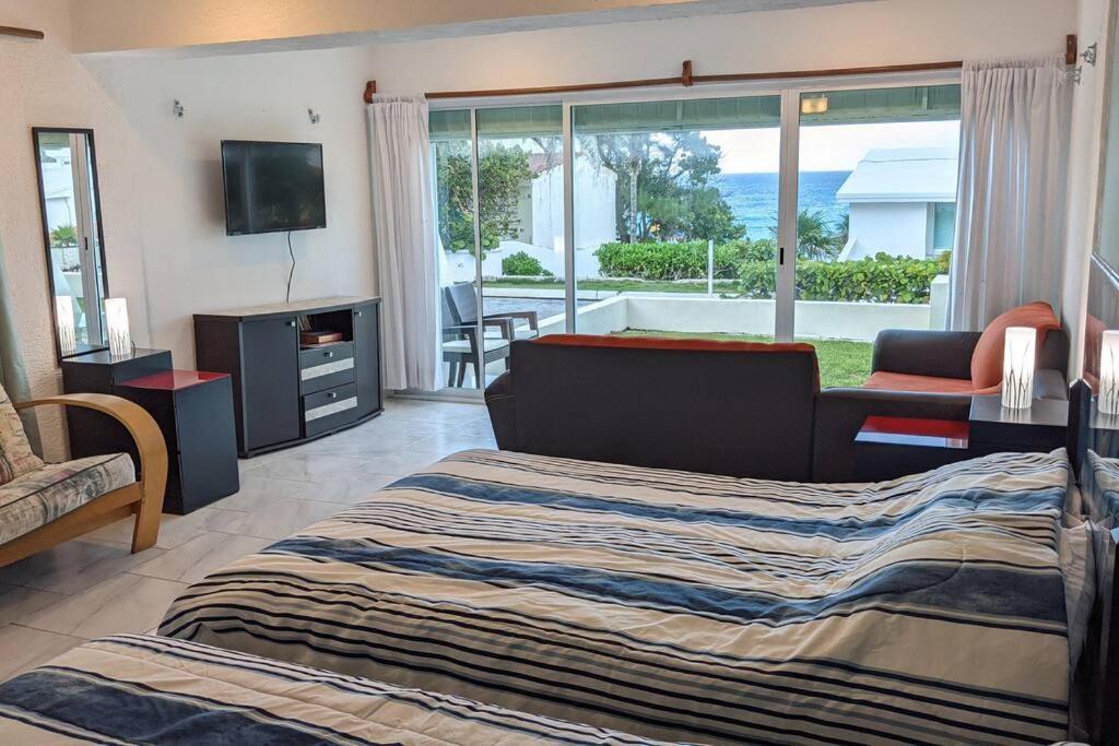 Oceanfront, Entire Cancún