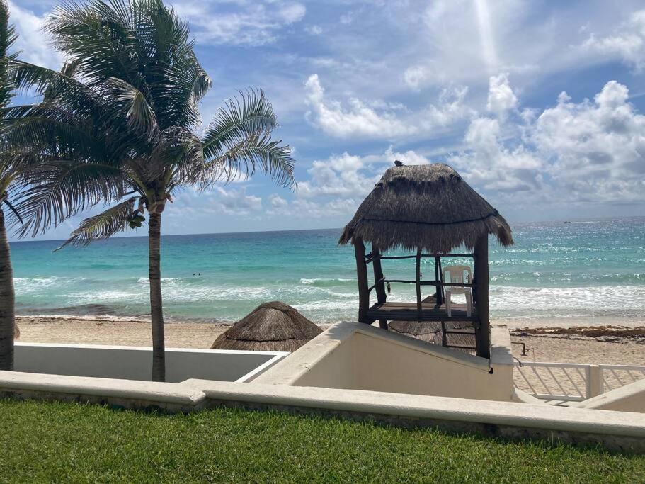 Oceanfront, Entire Apartamento