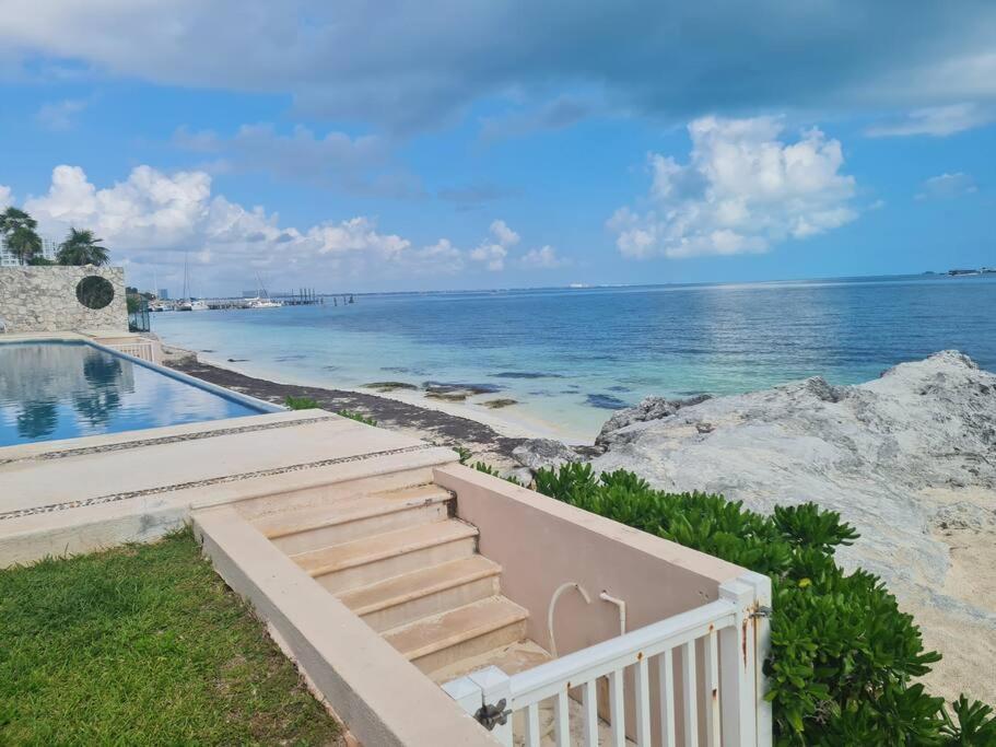 Front Zone Cancún