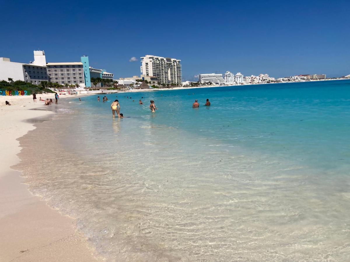 Oceanfront, Entire Apartamento Cancún