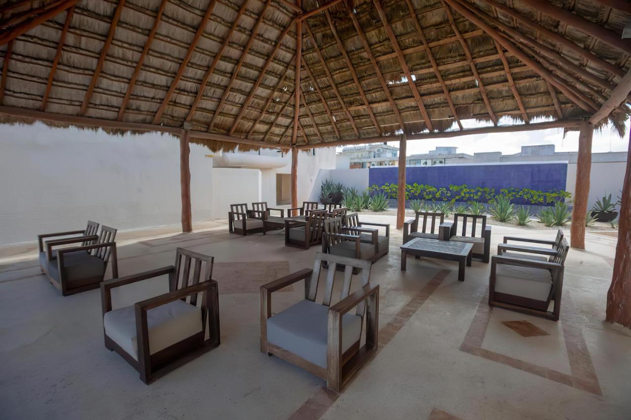Zone, Beachfront 2 Bedroom - Prime Location * Cancún