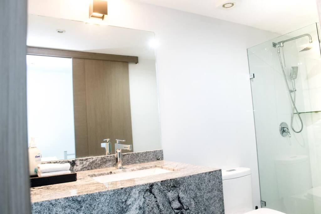 Apartamento Hermoso Estudio Frente Al Mar, Balcon, Gym 3504 *