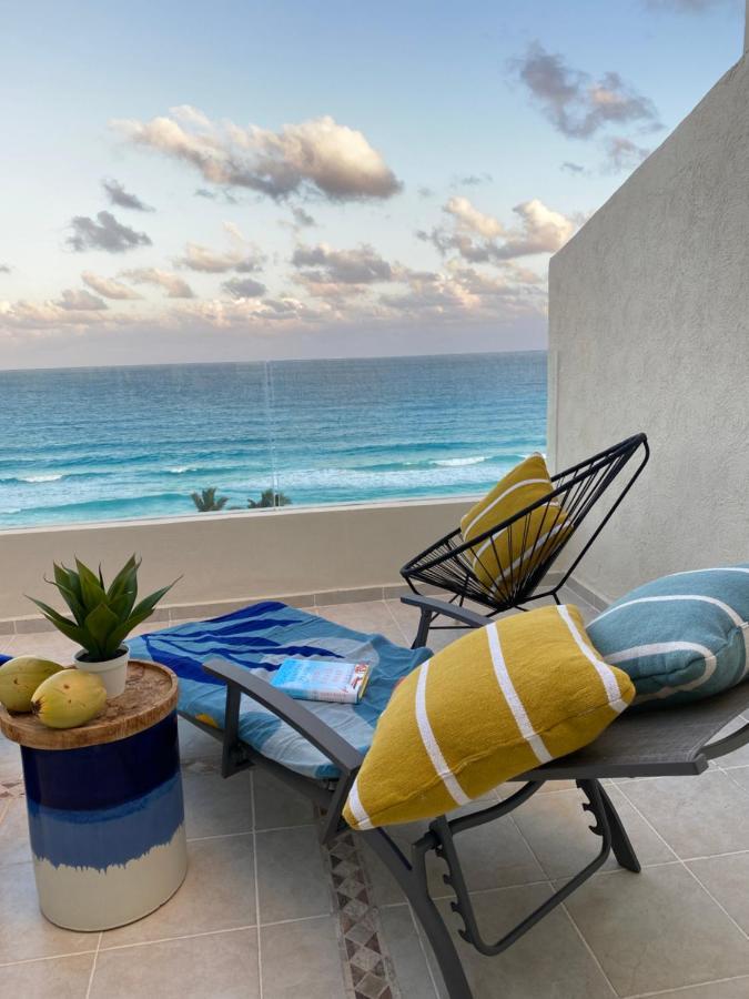 Ocean View Three Bedroom, Three Story Penthouse By The Cancún
