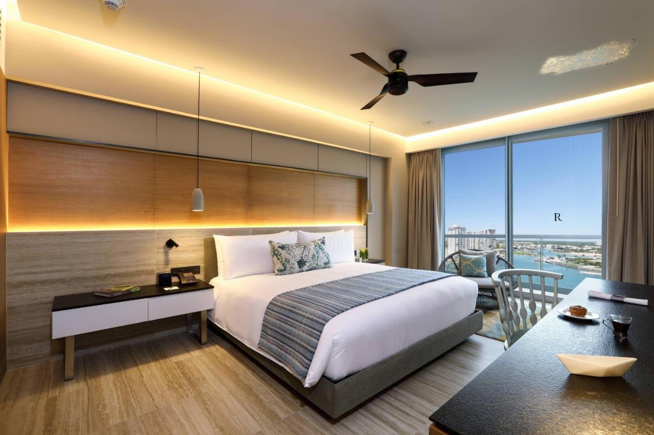 Hotel Renaissance & Marina 5*