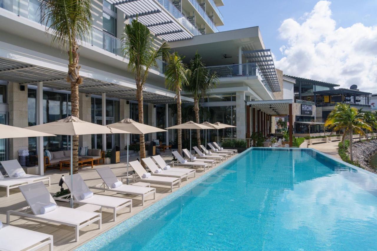 Renaissance & Marina Hotel
