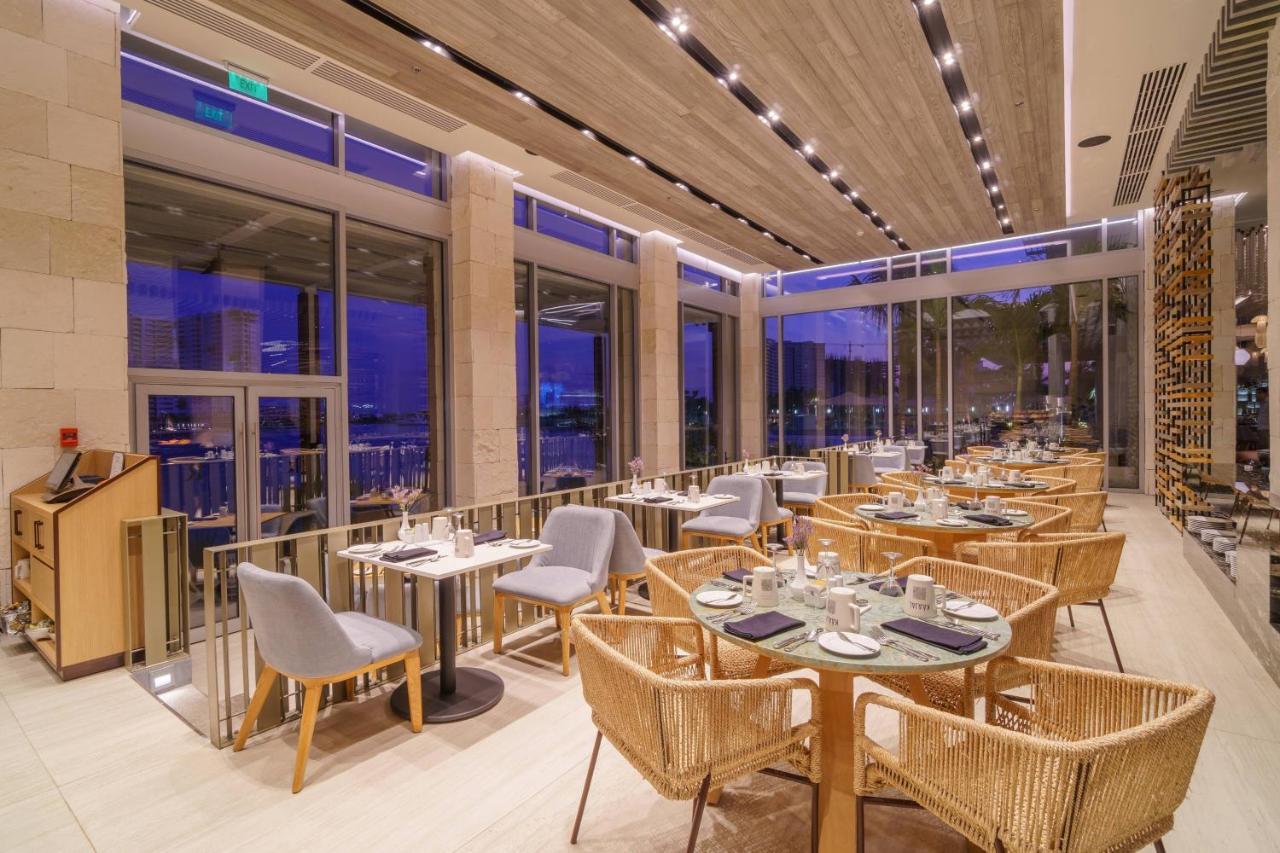 Renaissance & Marina 5*