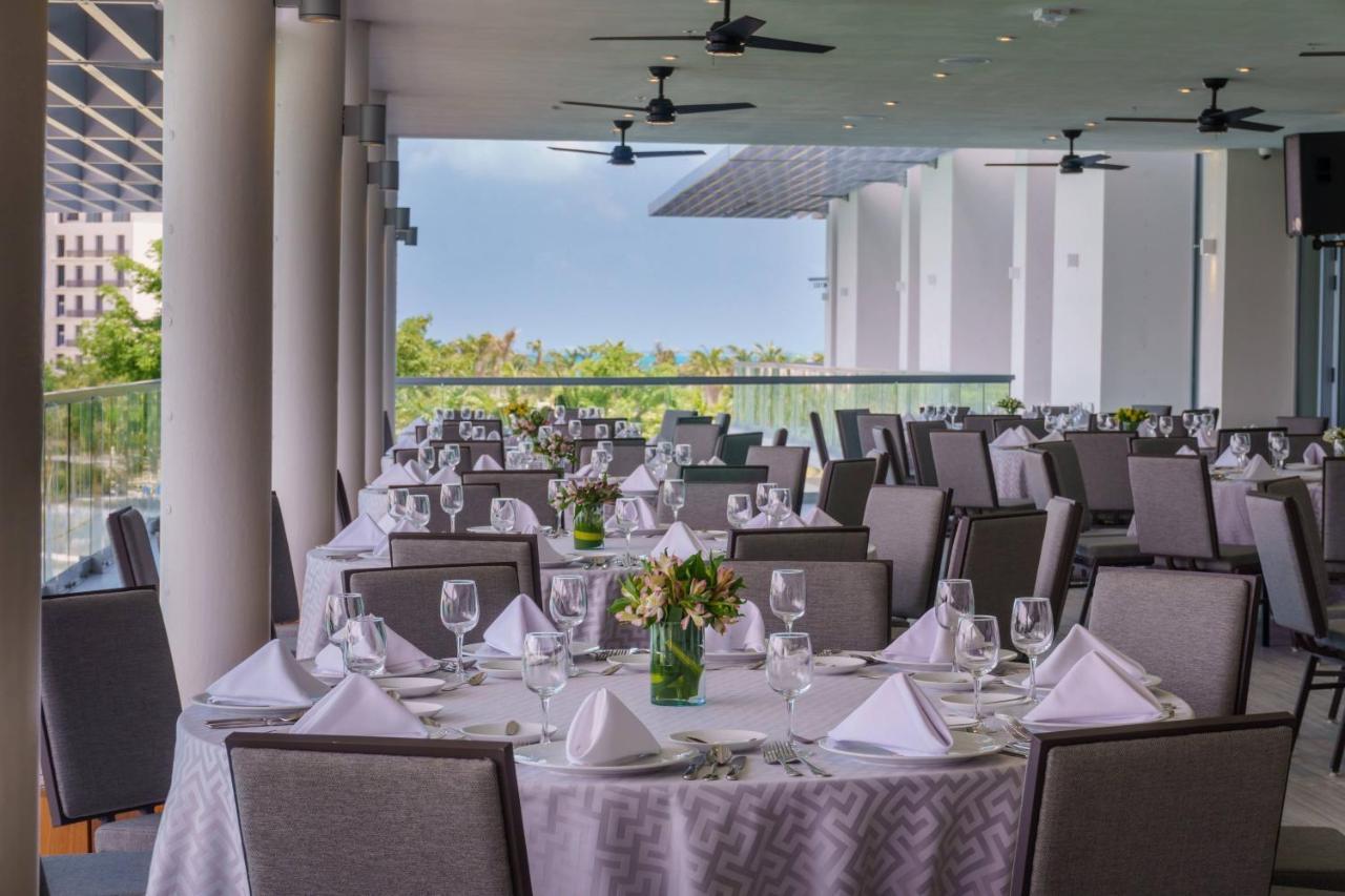 Renaissance & Marina Hotel
