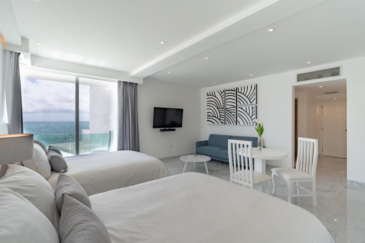 Beachfront Deluxe -best Ocean View, With Beach, Gym And Cancún