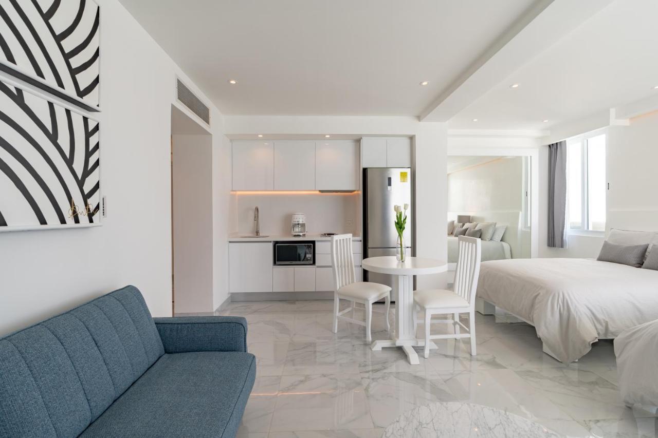 Beachfront Deluxe -best Ocean View, With Beach, Gym And *