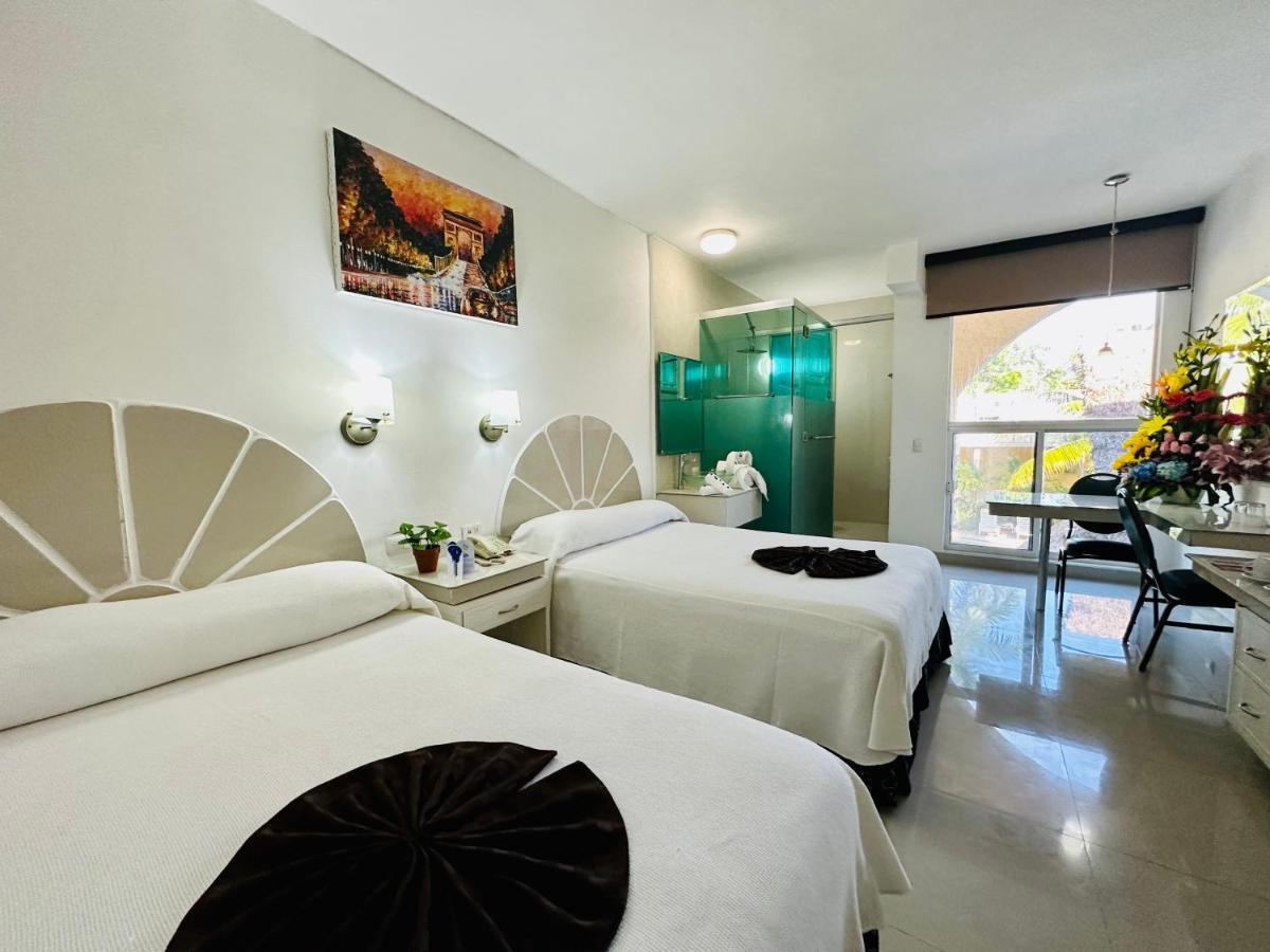 Plaza Caribe Hotel 4*