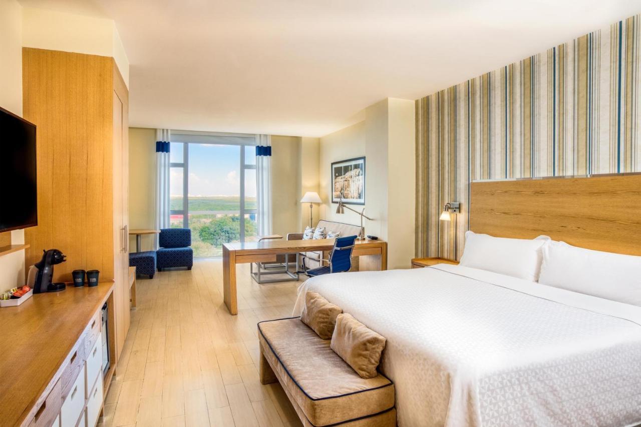 Four Points By Sheraton Centro Hotel Cancún