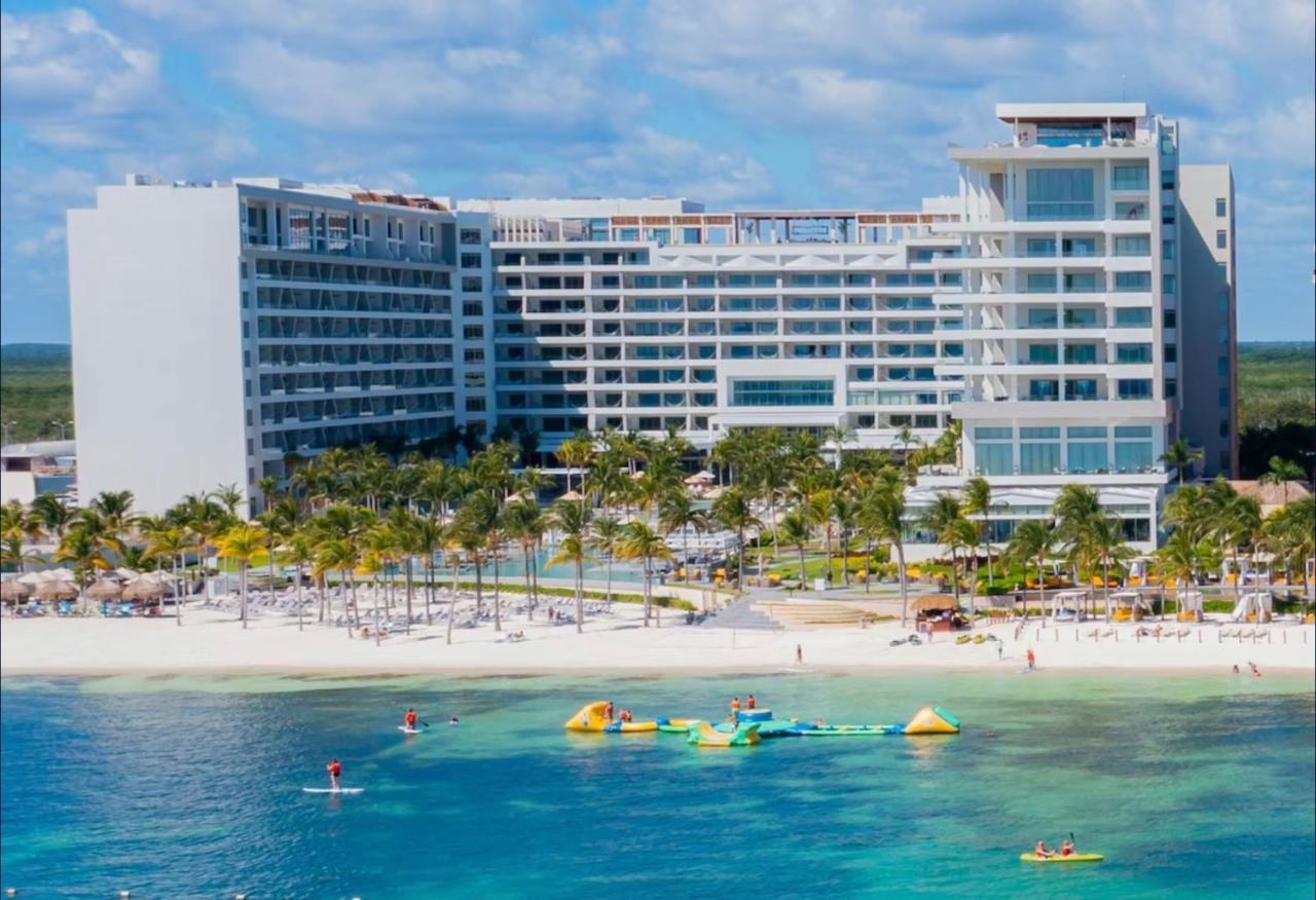 5 Diamond Luxury Resort!
