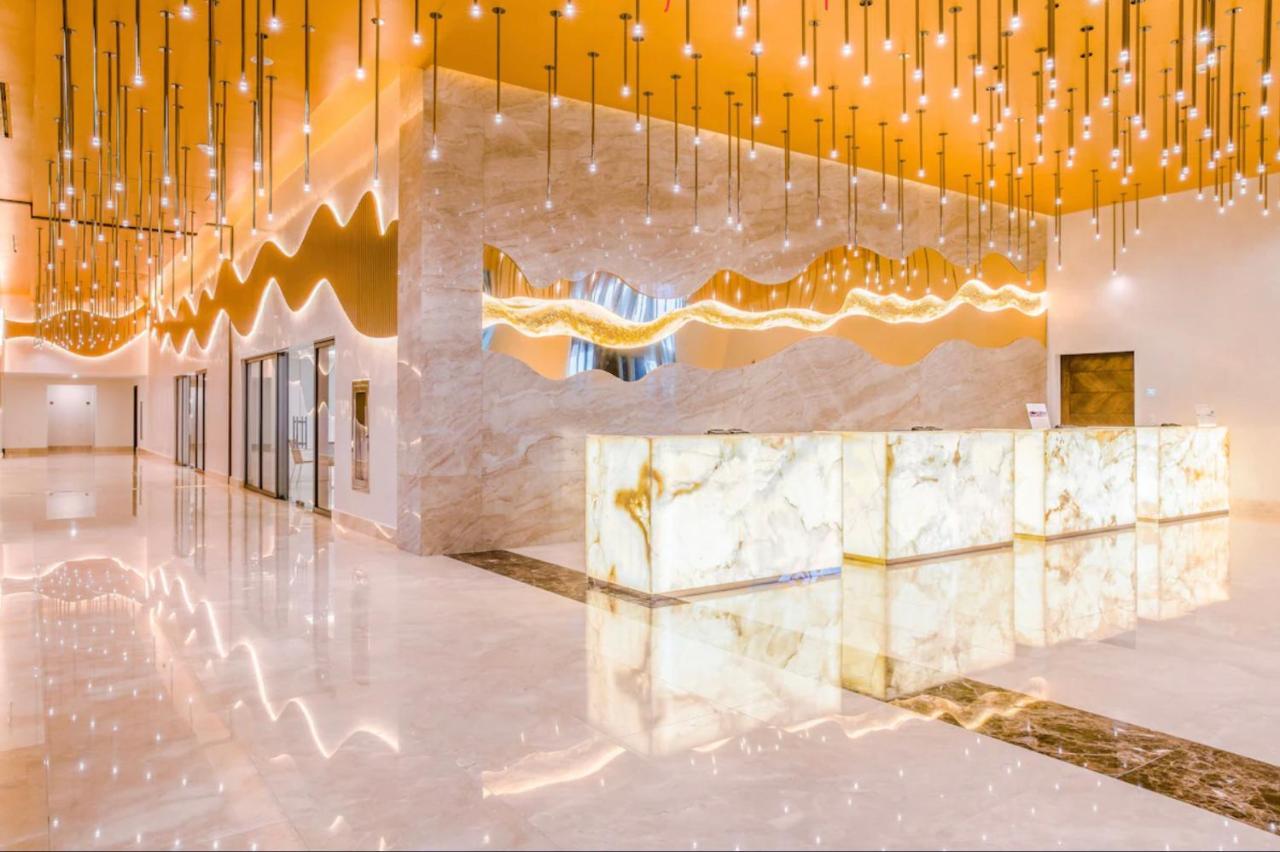 Hotel 5 Diamond Luxury Resort!