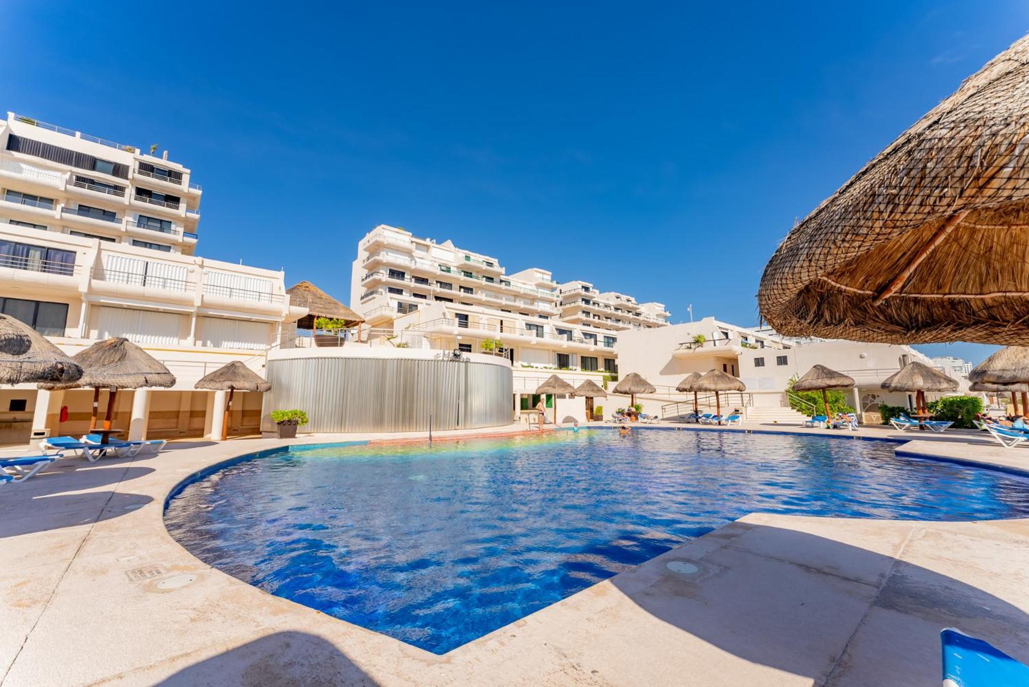 Amazing Caribbean Ocean View At Marlin In Apartamento Cancún