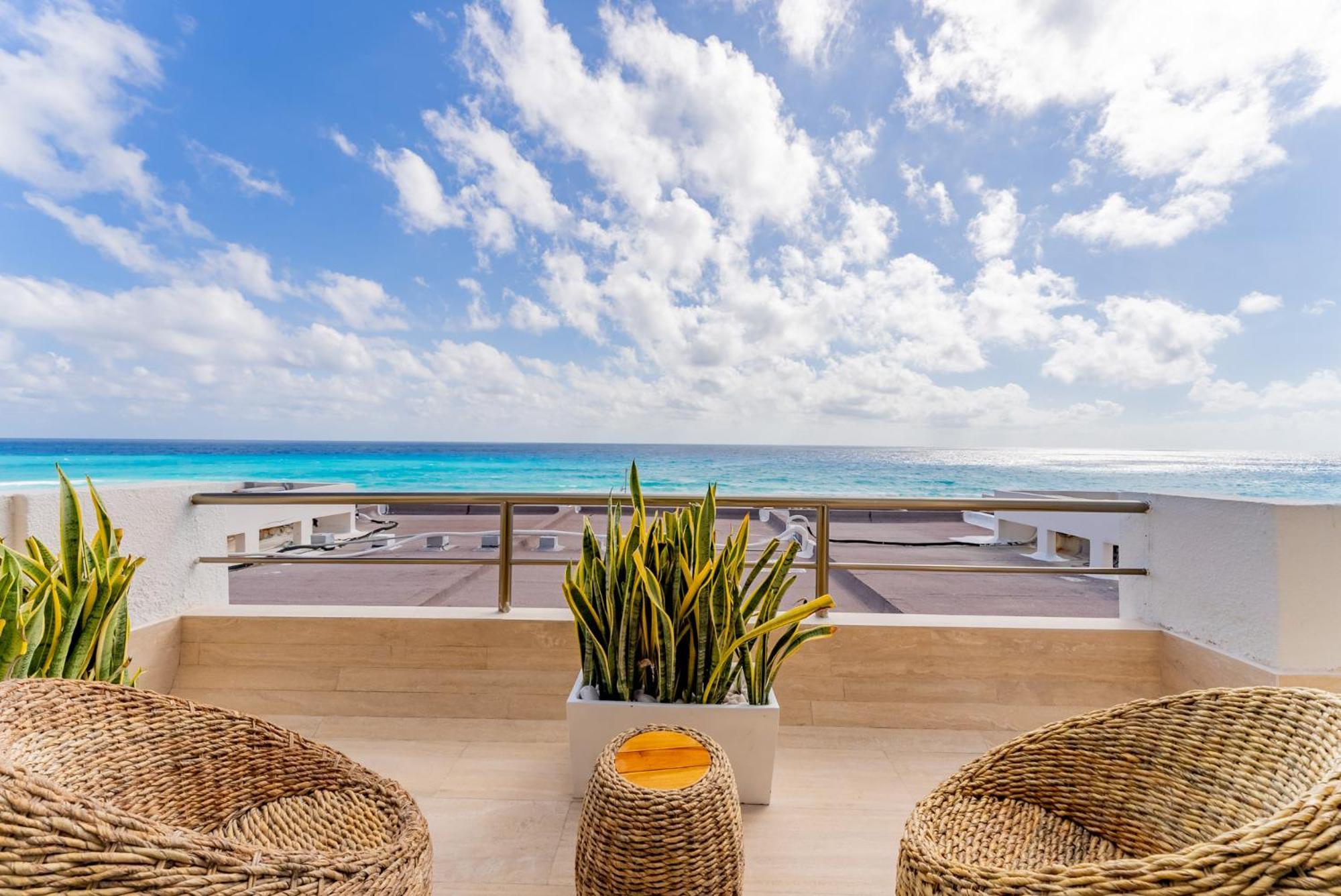 Amazing Caribbean Ocean View At Marlin In Cancún