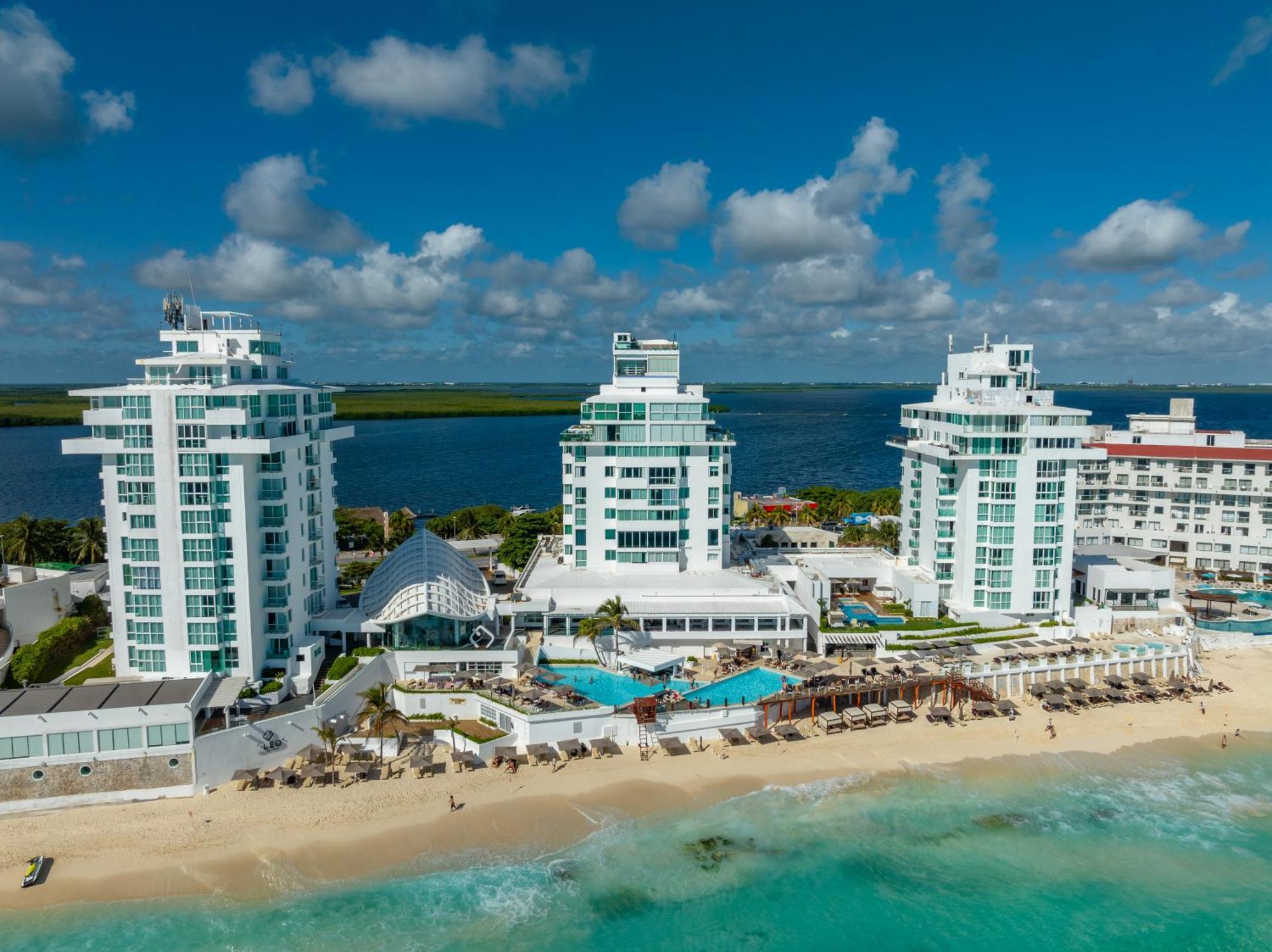 Beachfront Deluxe -best Ocean View, With Beach, Gym And Apartamento Cancún