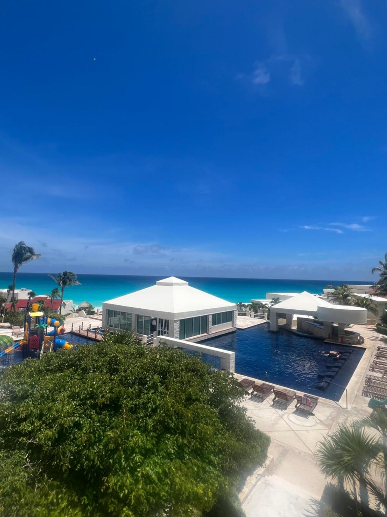 Hermoso Depto Con Vista Al Mar En Zona Hotelera. * Cancún