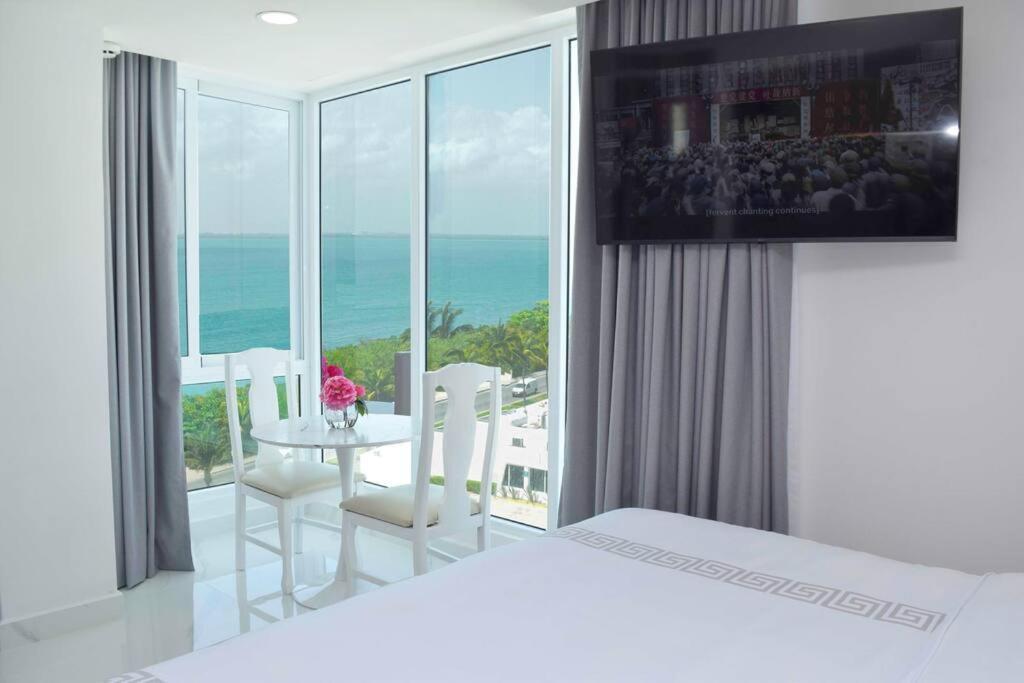 Brand New At The 3d * Cancún
