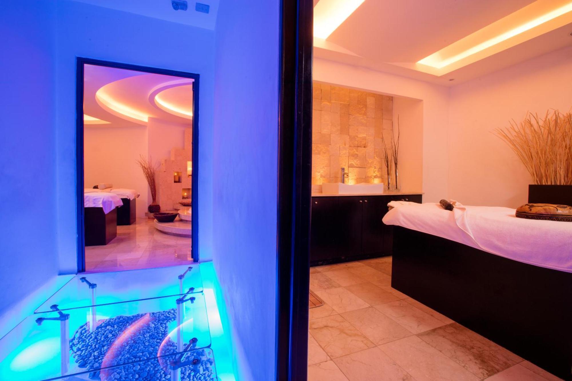 Resort Altitude At Krystal Grand