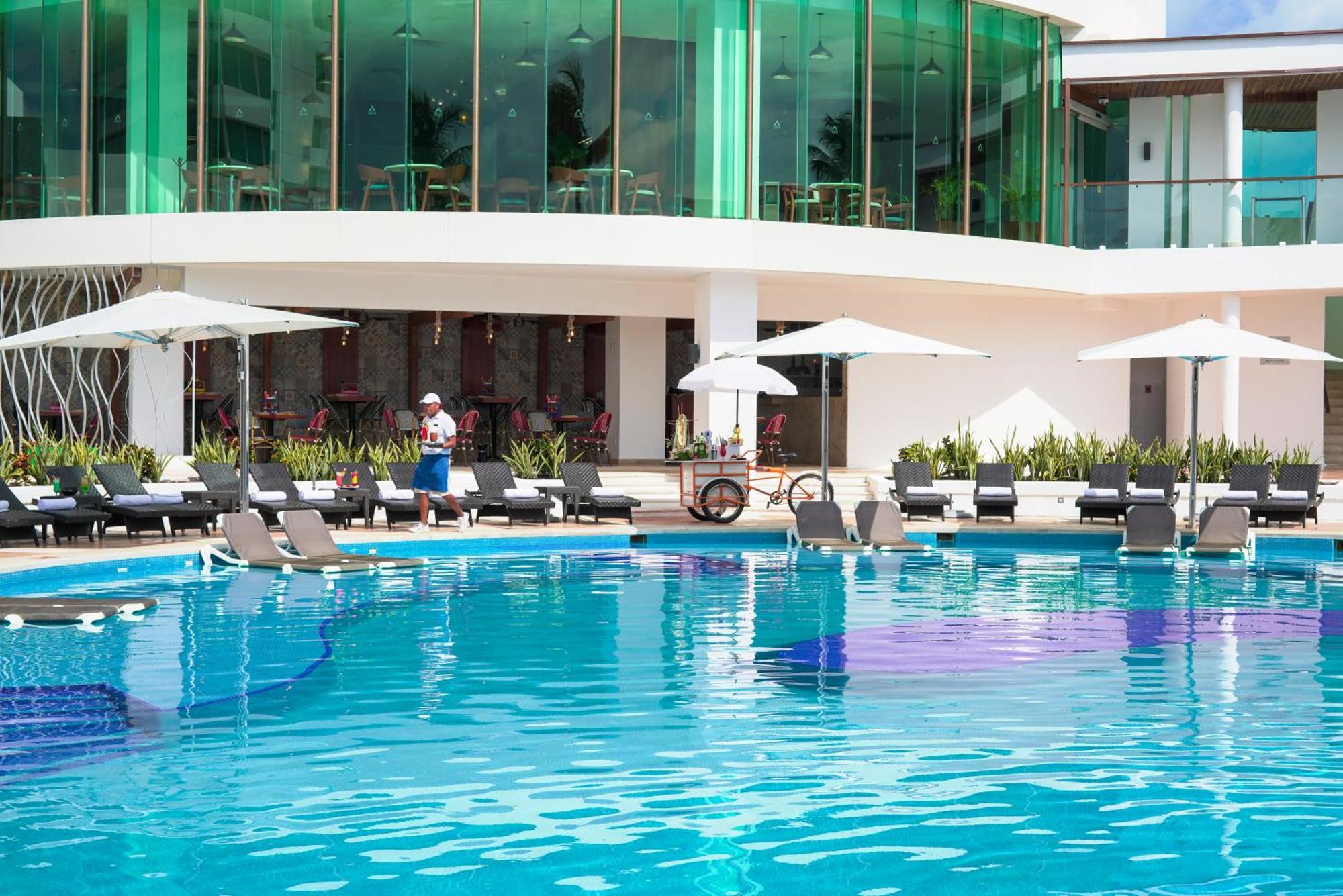 Altitude At Krystal Grand 5* Cancún