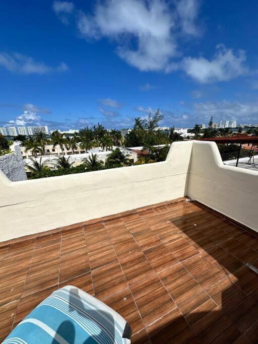 Spacious Two-story In Zone Location, Just 5 Minutes From Nightlife And Tourist Hotspots Apartamento *