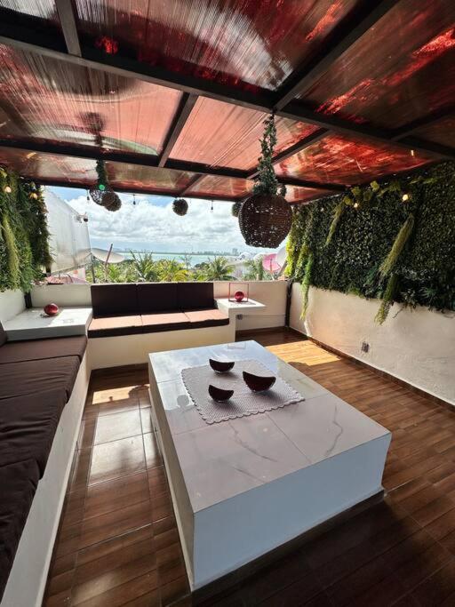 Spacious Two-story In Zone Location, Just 5 Minutes From Nightlife And Tourist Hotspots * Cancún