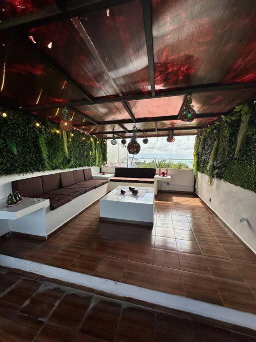 Spacious Two-story In Zone Location, Just 5 Minutes From Nightlife And Tourist Hotspots * Cancún
