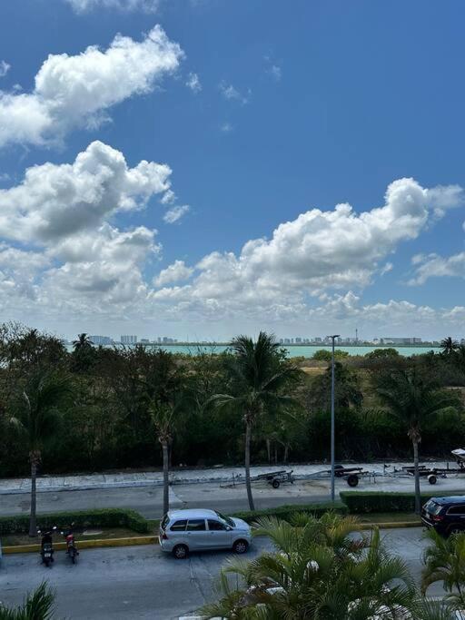 Apartamento Luxurious Lagoon-front In Zone Tranquility Meets Elegance Near Attractions And Beaches
