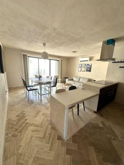 Luxurious Lagoon-front In Zone Tranquility Meets Elegance Near Attractions And Beaches Apartamento *