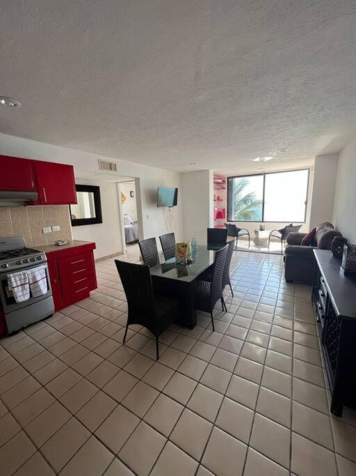 Luxurious Beachfront Getaway With Panoramic Views - Book Today Apartamento Cancún